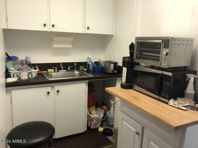 8358SilverCreekDrive_50458_9