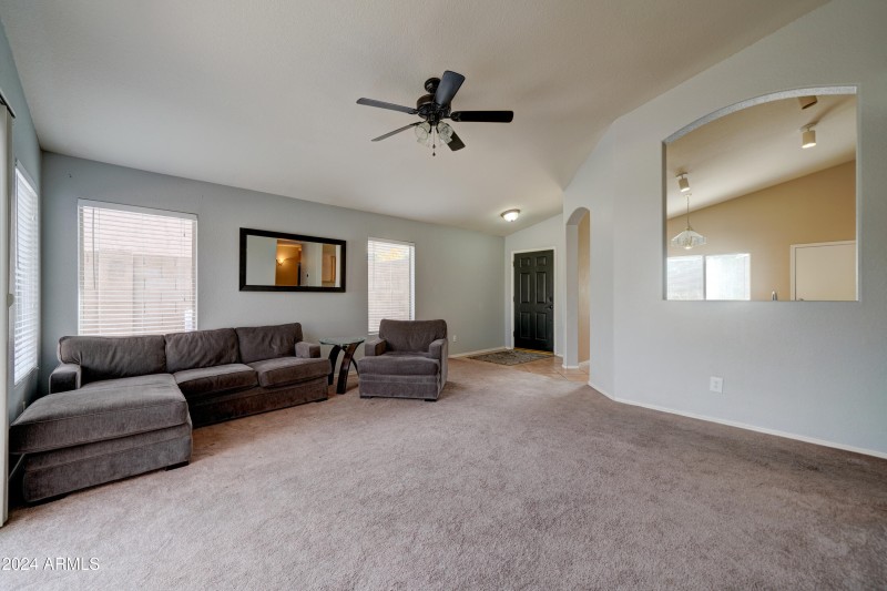 3128 E Millbrae-9