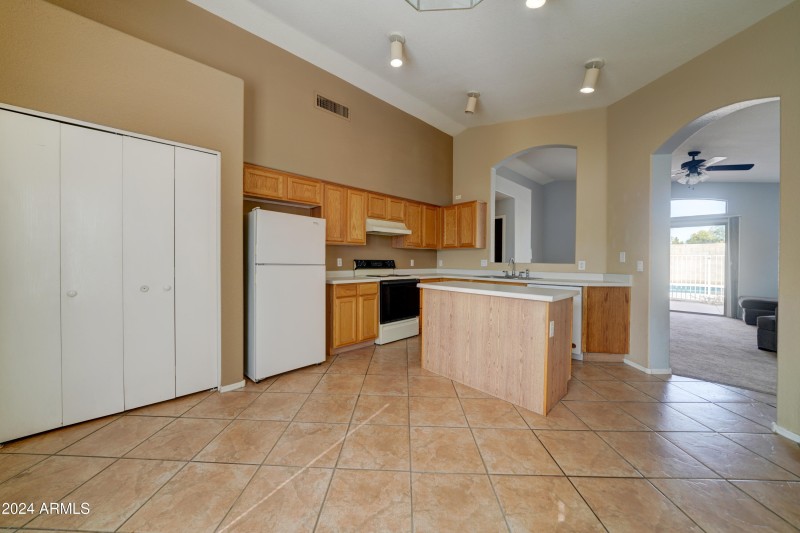 3128 E Millbrae-13