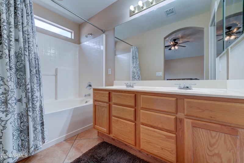 3128 E Millbrae-24