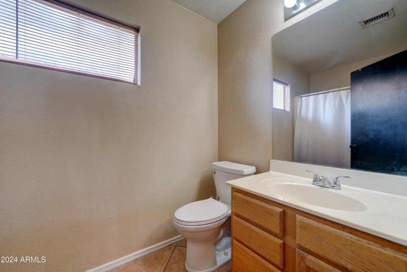 3128 E Millbrae-30