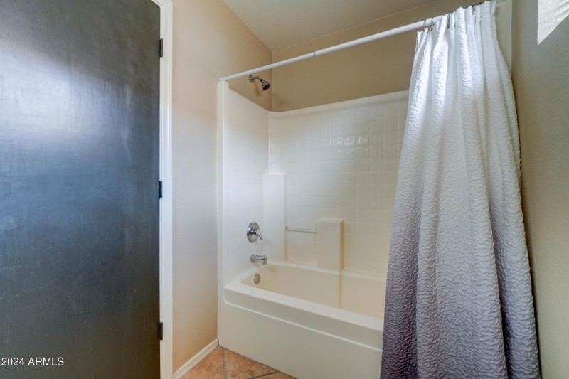 3128 E Millbrae-31