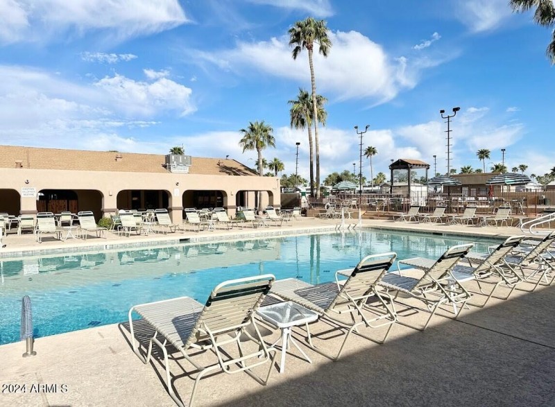 GV Large Pool