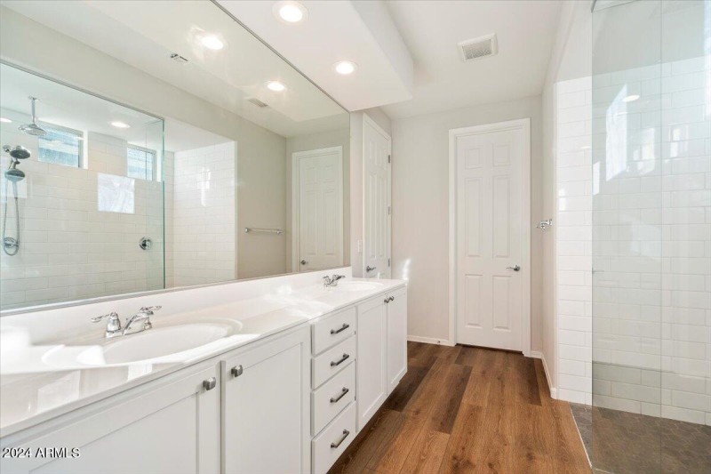 Dual Sinks