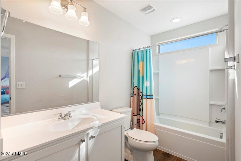 Bedroom 4 Ensuite Bathroom