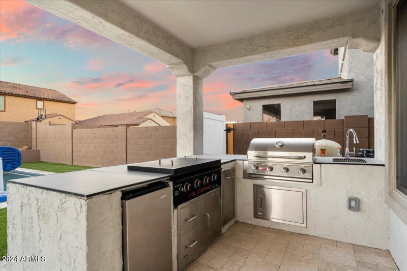 Outdoor Kitchen
