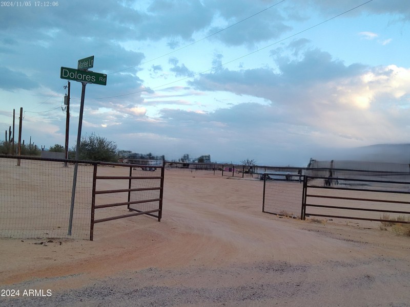 Gate