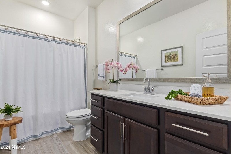 Second bathroom.