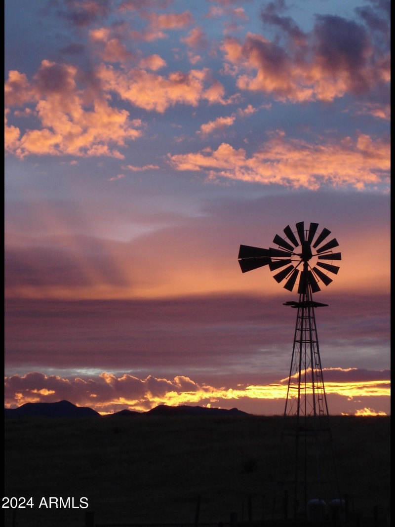 SUNRISE Home Windmills (1)