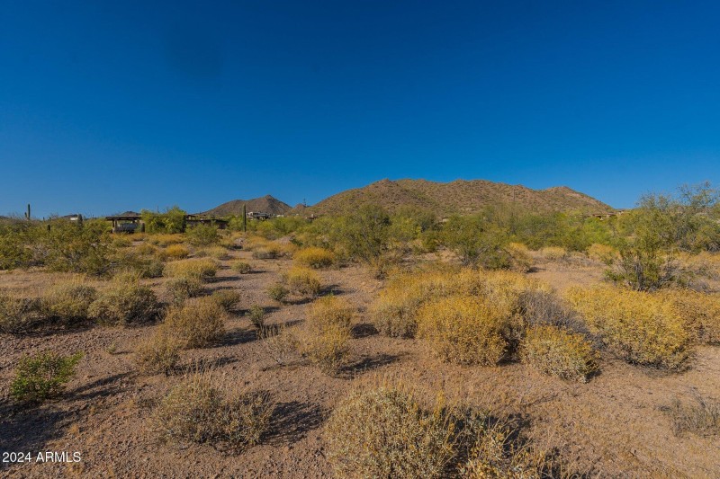12-web-or-mls-Hawes-Community HD-5