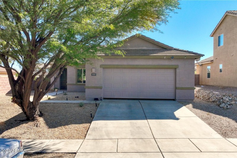 12001_935 South White Calcites Drive