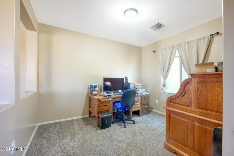16001_935 South White Calcites Drive