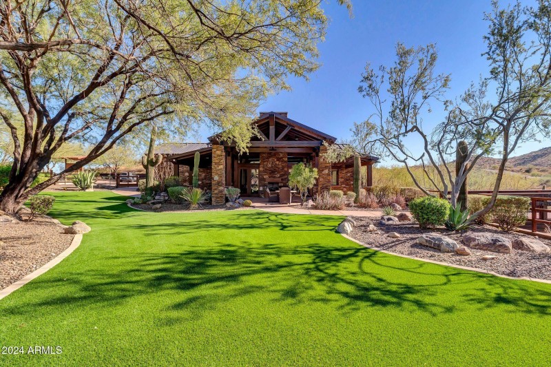 005_Community Ranch House