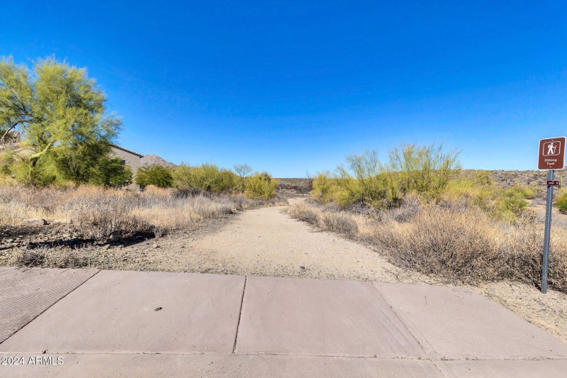 016_Hiking Trails II