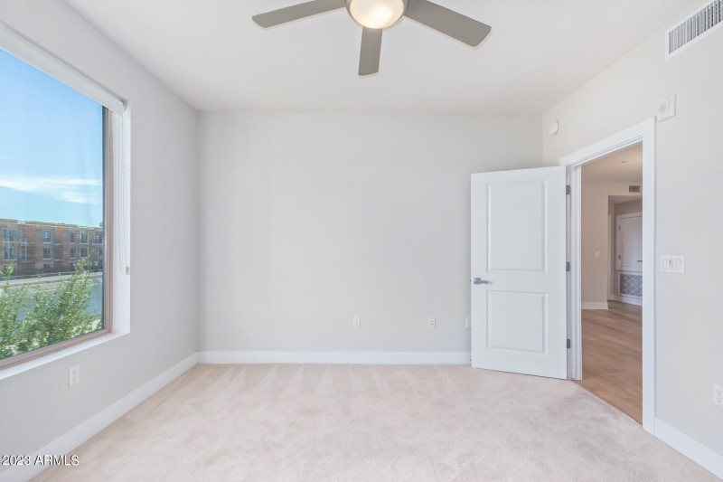 12 - WOODMERE FAIRWAY 4803