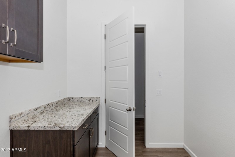017_Laundry Room