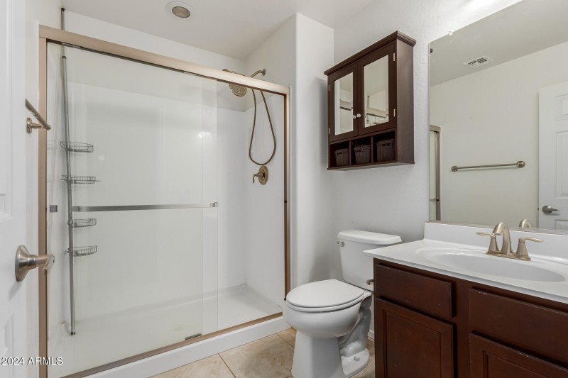 Downstairs En Suite