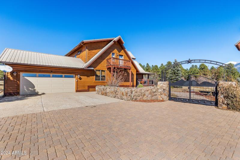 8950 W Antoinette Way-3