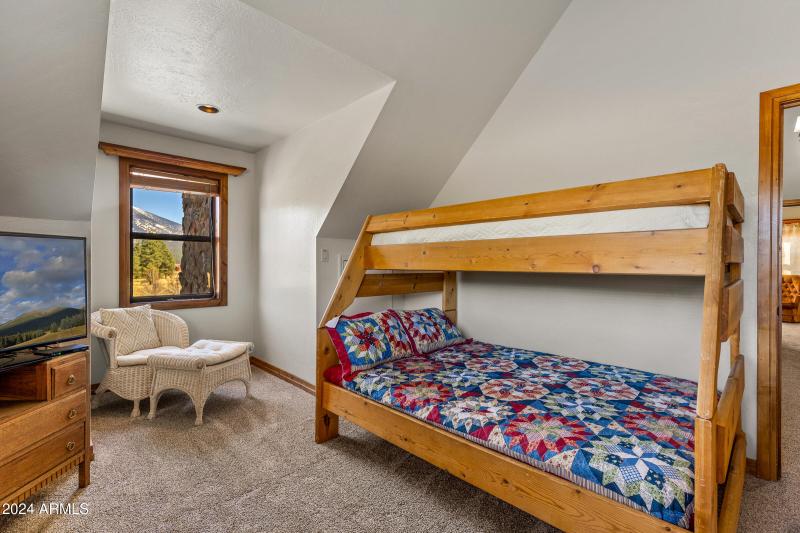 8950 W Antoinette Way-33