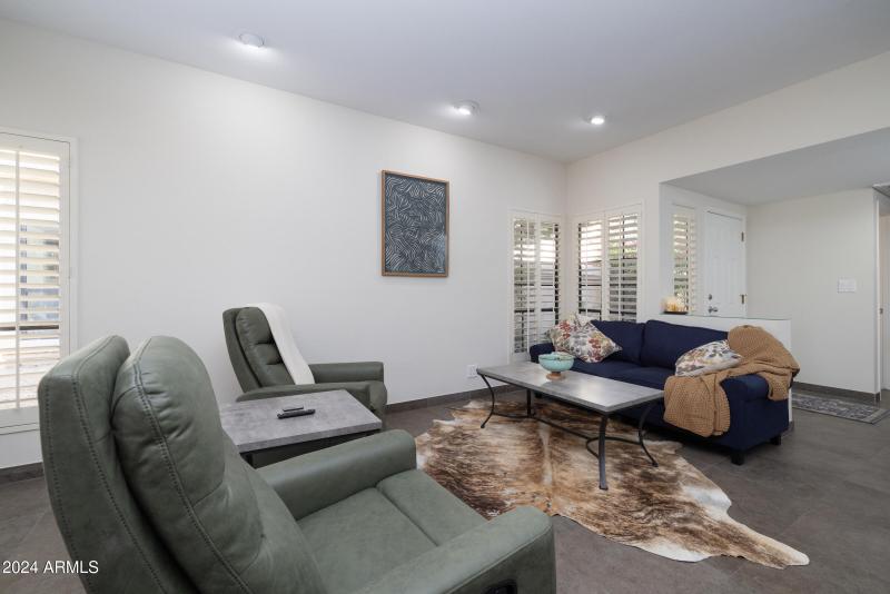 9705_E_Mountain_View_Rd_1076_04