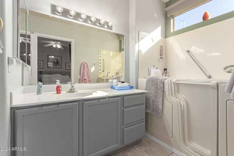 0023-23 - Desert Winds