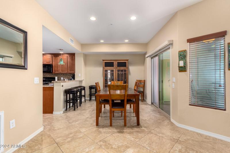 0012-12 - Dove Lakes 33575