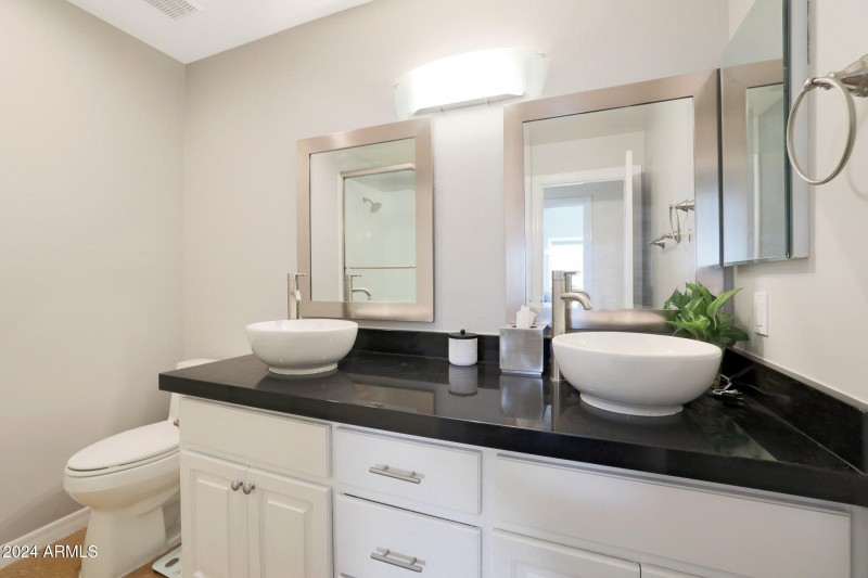 Bathroom 2_View 1
