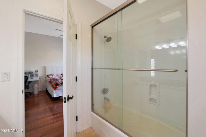 Bathroom 3_View 2