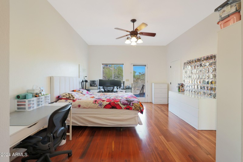 Bedroom 5_View 1