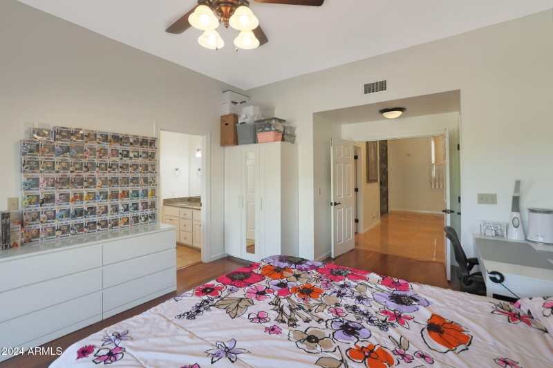 Bedroom 5_View 3