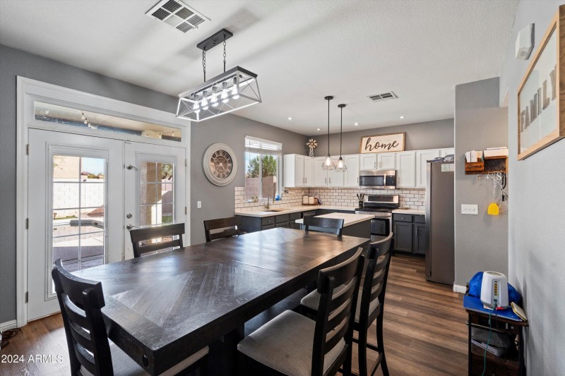 10-Kitchen