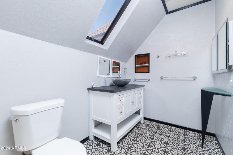 14.GuestBathroom2_01