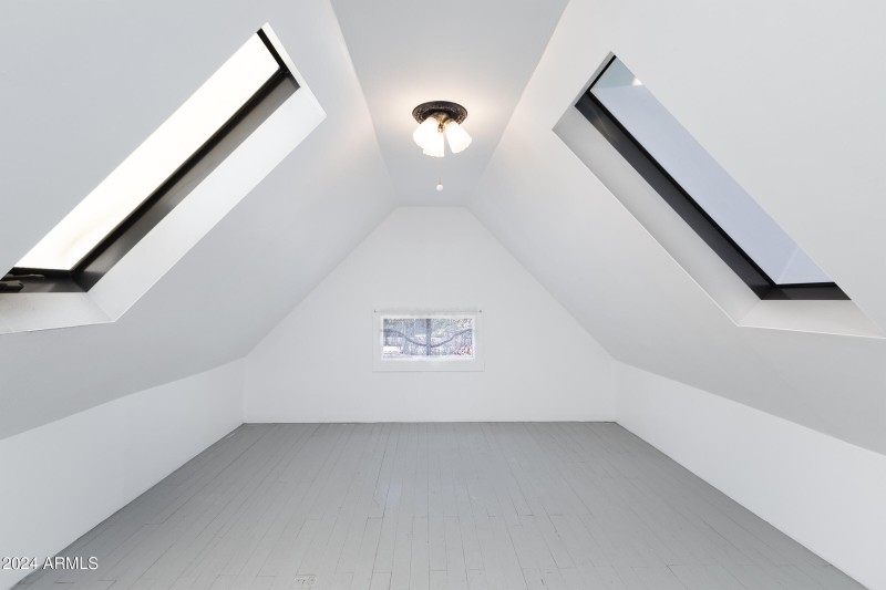 16.Loft