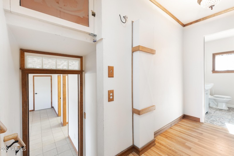 17.Hallway