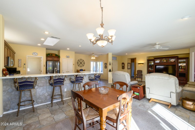Dining To Breakfast Bar