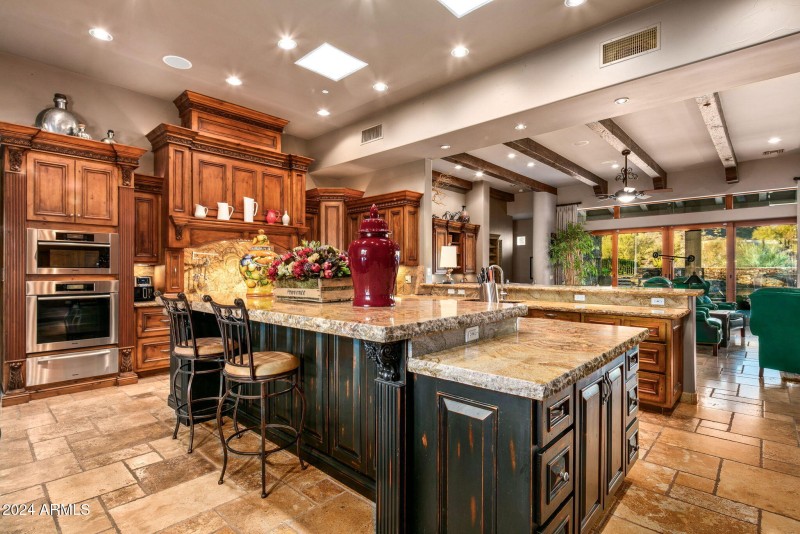 47-web-or-mls-Luxury Kitchen