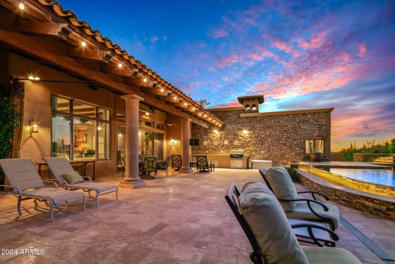 81-web-or-mls-Back Exteriors (2)
