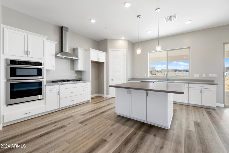 009_Kitchen