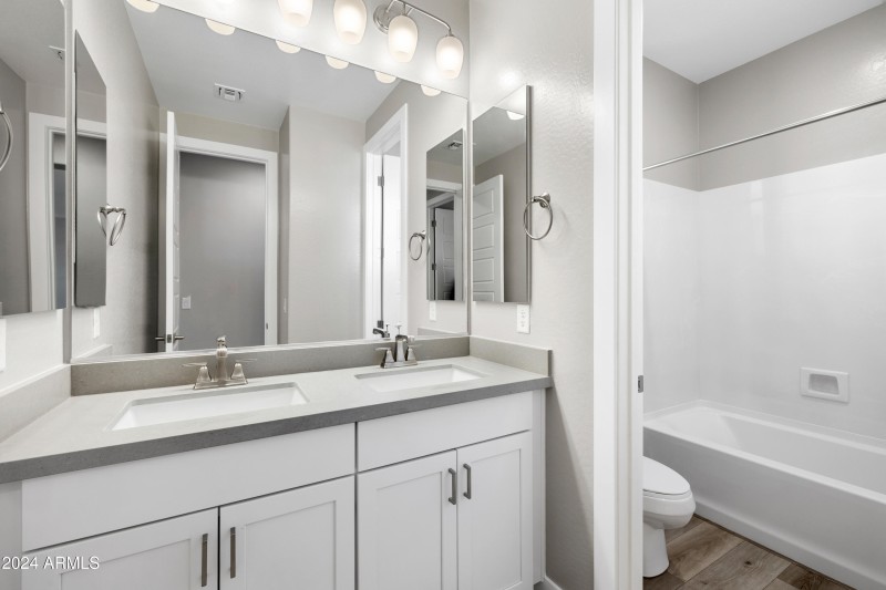 015_Bathroom