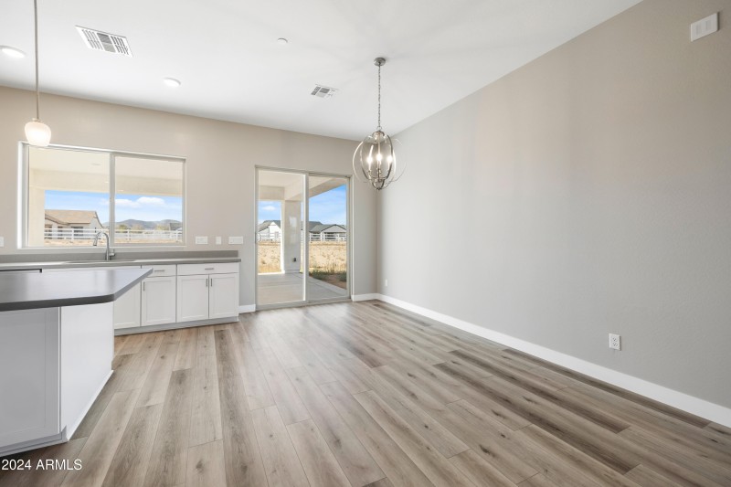 017_Dining Room