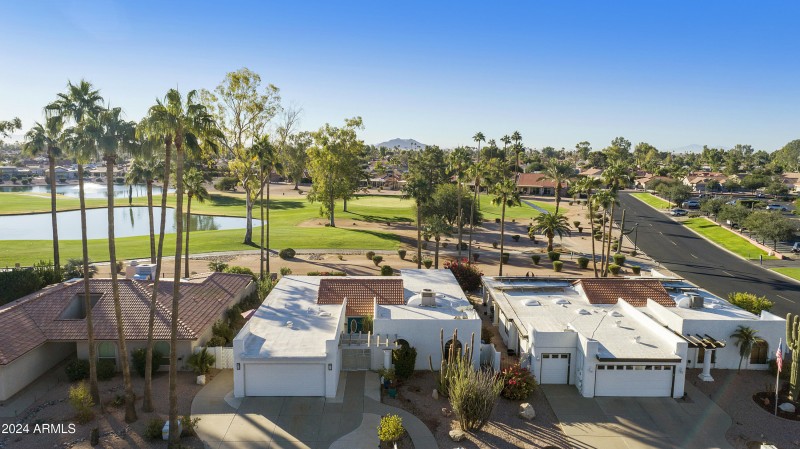 Aerial view - Course & Lake views