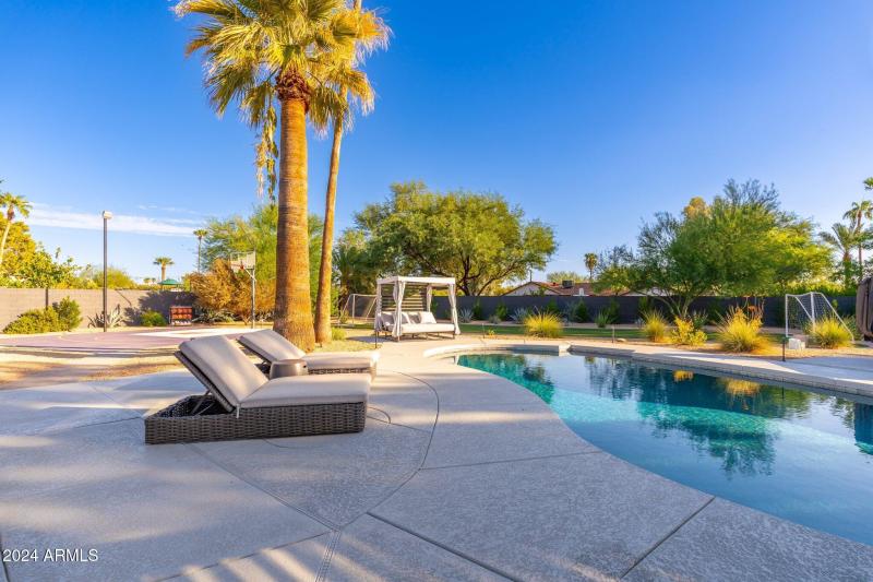 6025 E Charter Oak Rd - 55