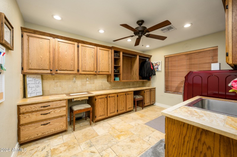 Laundry/Craft Room
