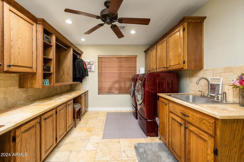 Laundry/Craft Room