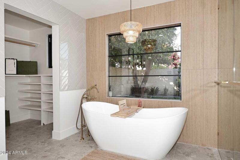 Primary Bath-Freestanding tub