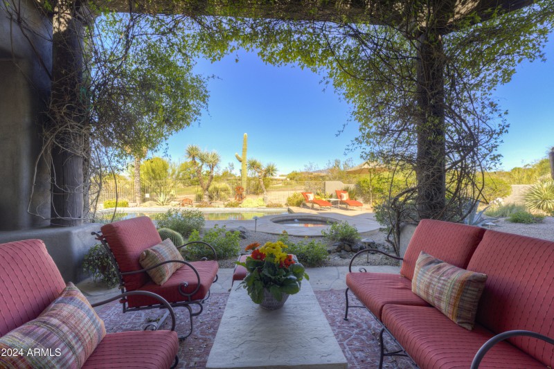 Outdoor desert living