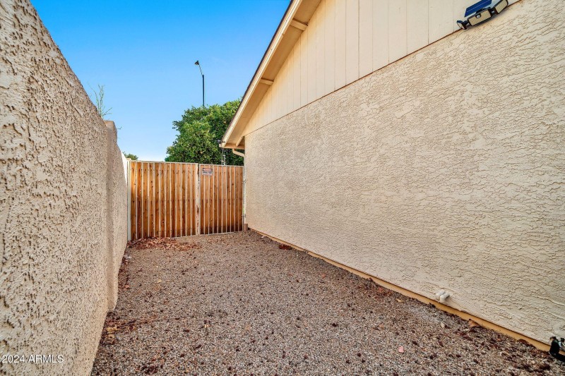 18903 N 97th Ln-34