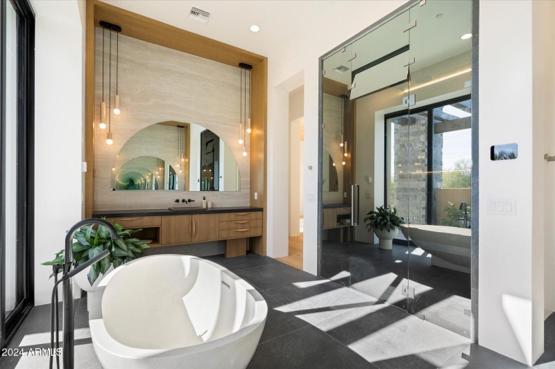 Soaking Tub