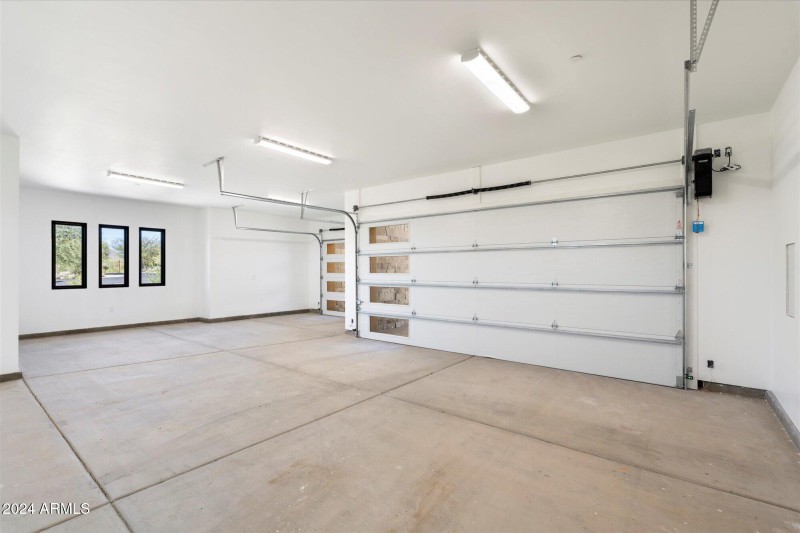 Oversized 3-Car Garage