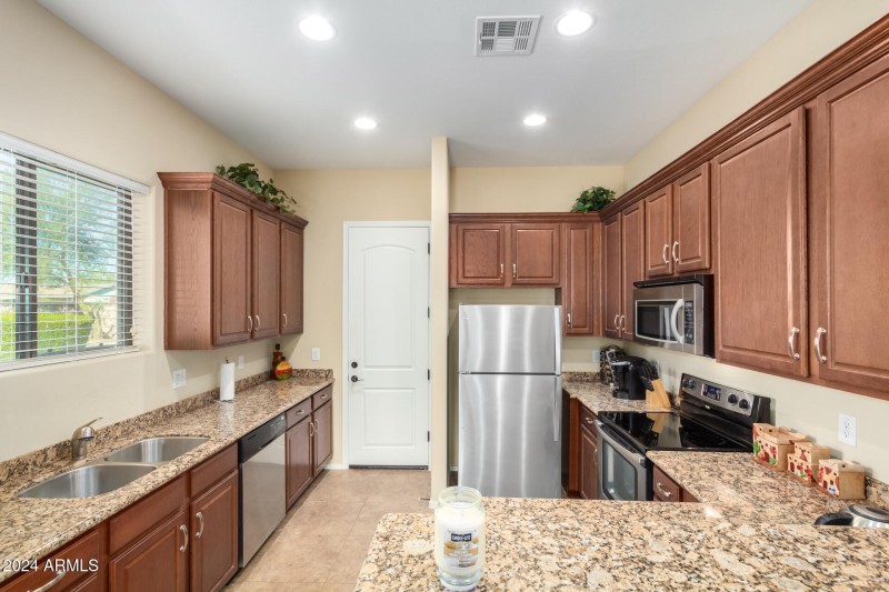07 Kitchen
